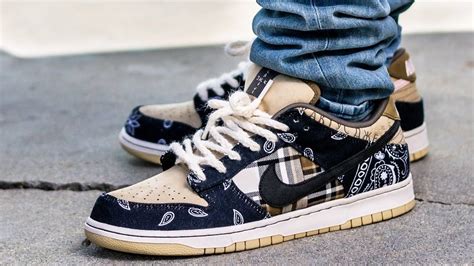 travis scott dunks bandana